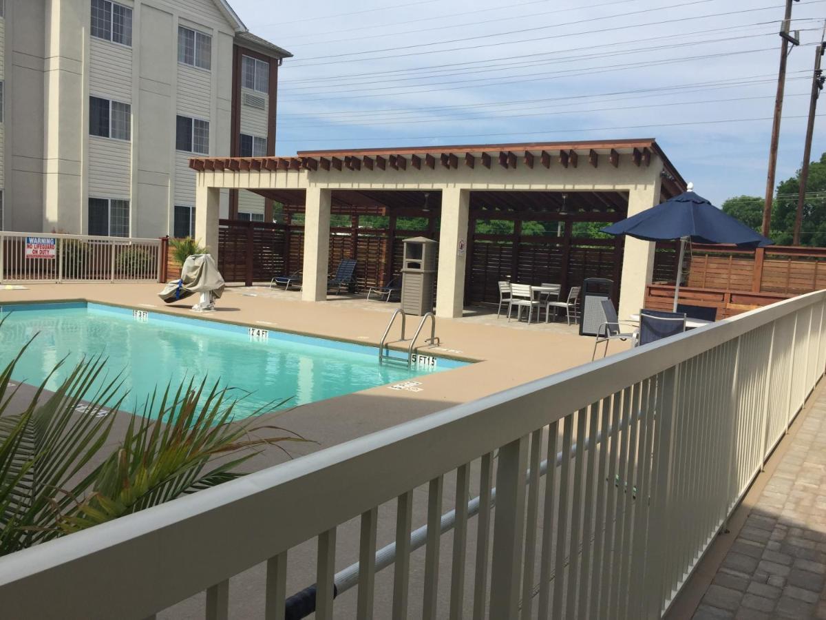 Candlewood Suites - Charlotte - Arrowood, An Ihg Hotel Exterior foto